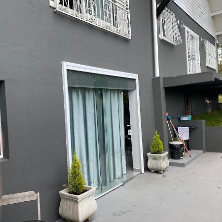 Kitnet Aconchegante Em Bairro Nobre Bem Localizado Daire Campos do Jordao Dış mekan fotoğraf